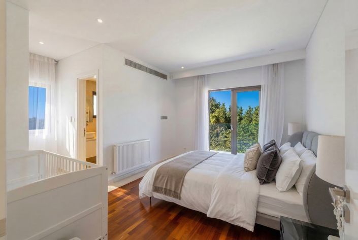 Image No.18-4 Bed House for sale