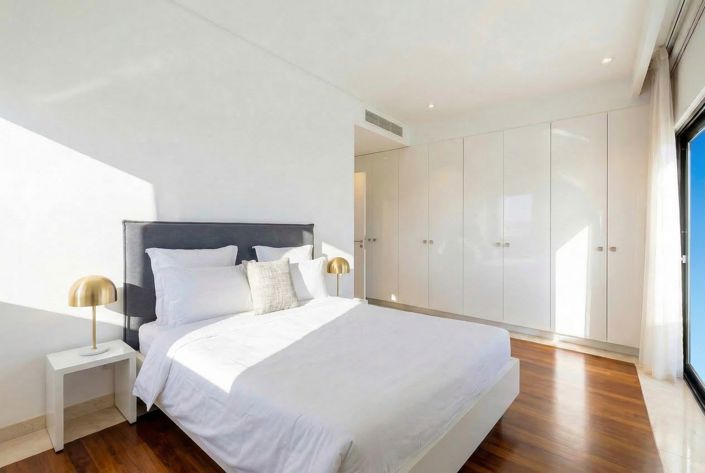 Image No.21-4 Bed House for sale