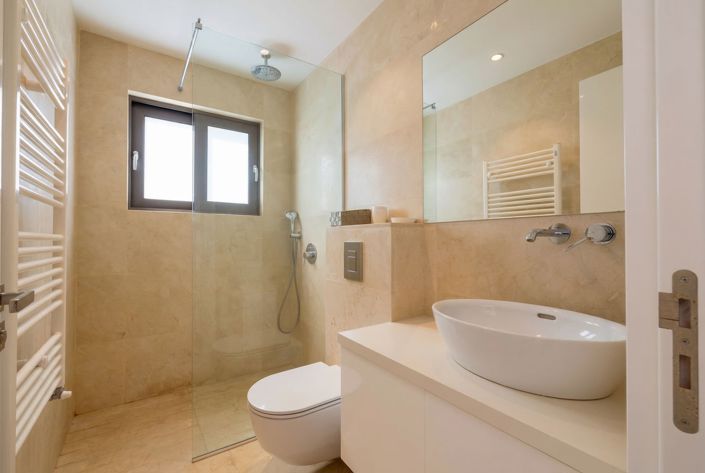 Image No.23-4 Bed House for sale