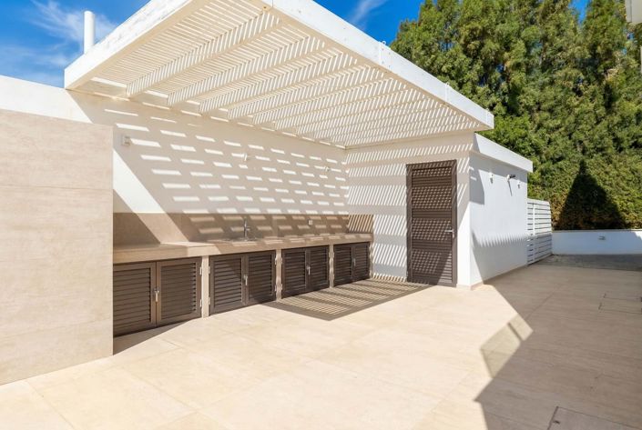 Image No.26-4 Bed House for sale