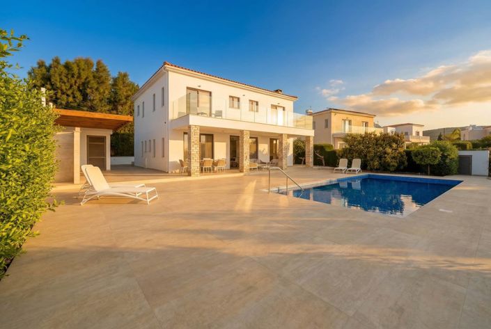 Image No.30-4 Bed House for sale