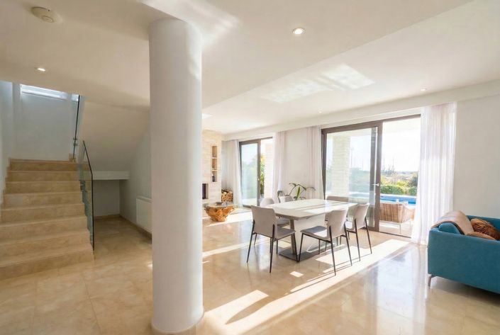 Image No.4-4 Bed House for sale