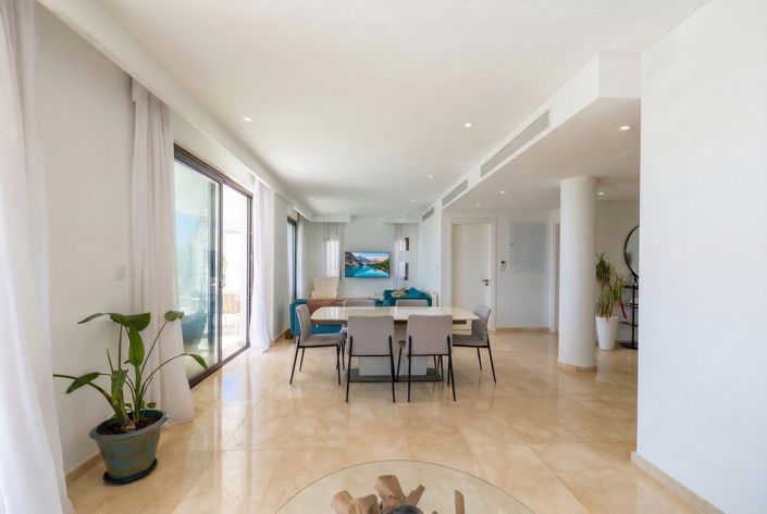 Image No.8-4 Bed House for sale