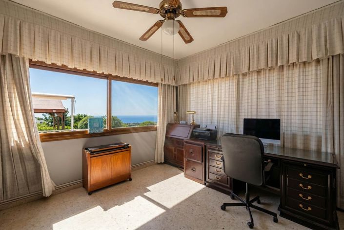 Image No.15-4 Bed House for sale