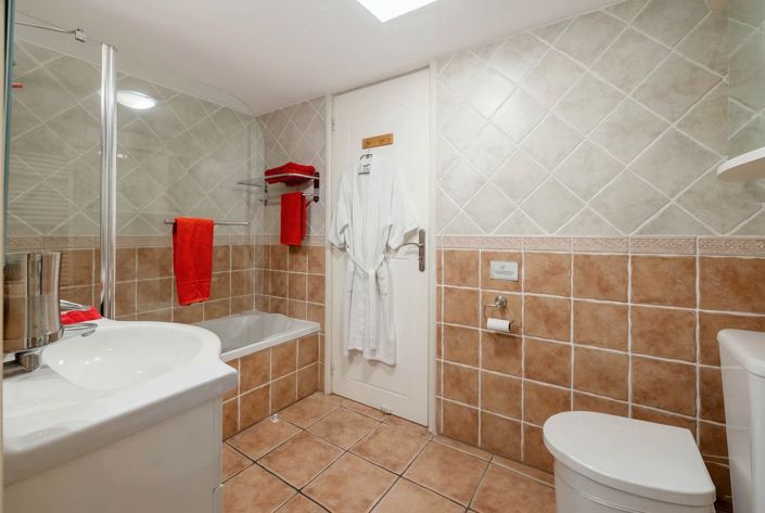 Image No.15-4 Bed House for sale