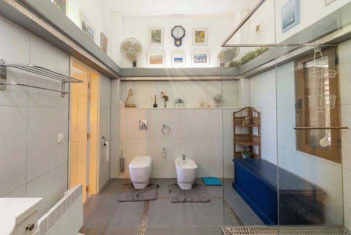 Image No.17-4 Bed House for sale