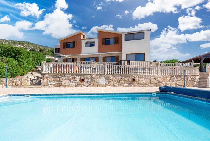 Image No.2-4 Bed House for sale