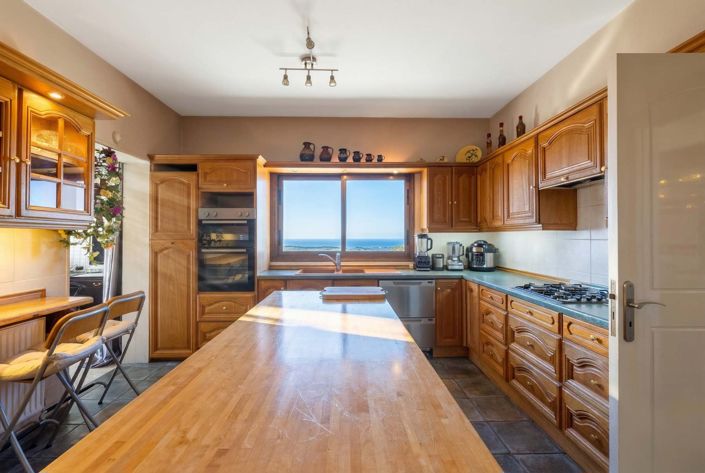 Image No.24-4 Bed House for sale