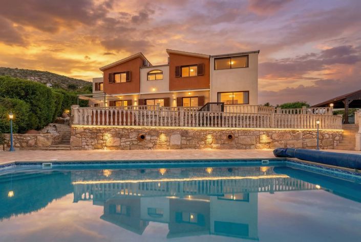 Image No.3-4 Bed House for sale