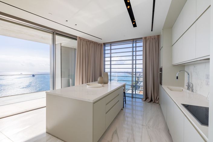 Image No.10-3 Bed Apartment for sale