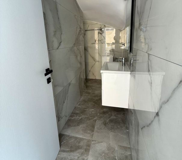 Image No.11-3 Bed House for sale