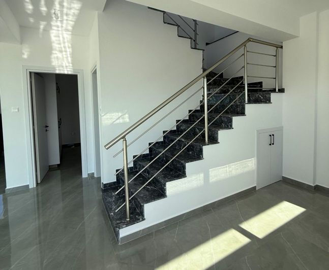 Image No.4-3 Bed House for sale