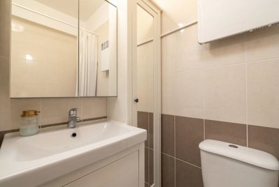 51b7fc8e-81fb-43d5-9387-8d0e31ef8f95