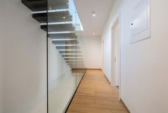 Image No.11-4 Bed House for sale