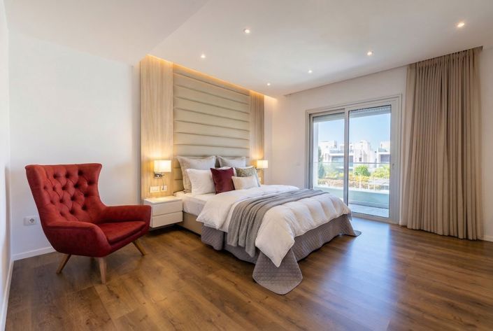 Image No.12-4 Bed House for sale