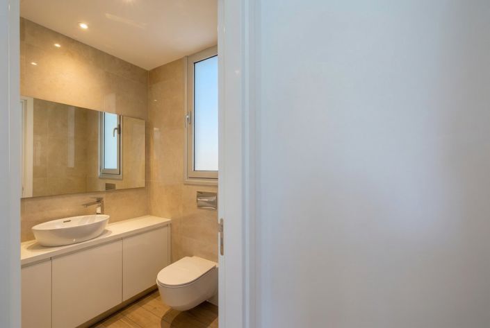 Image No.14-4 Bed House for sale