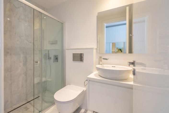 Image No.18-4 Bed House for sale