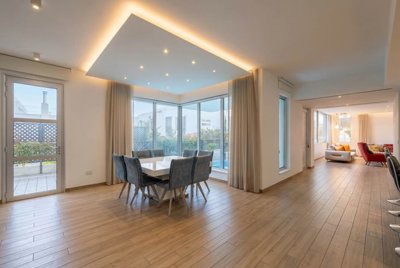 7033dd3a-3fd5-4e38-b240-037e75abeae0