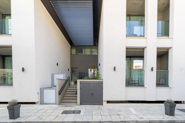 Image No.17-Studio for sale