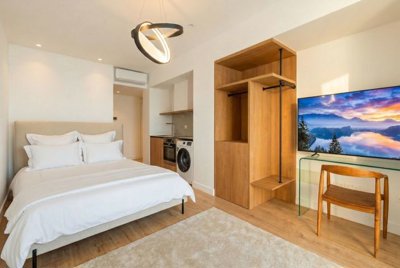 47b4b2e6-4dd4-4510-b300-7c09c2192615