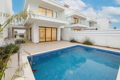 32fb67b4-b246-4f04-be4e-96a231fc63f1