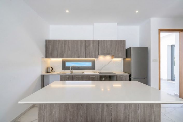 Image No.14-4 Bed House for sale