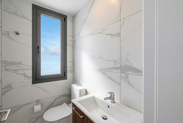 Image No.26-4 Bed House for sale