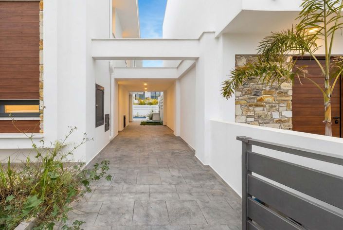 Image No.5-4 Bed House for sale