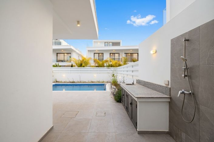 Image No.7-4 Bed House for sale