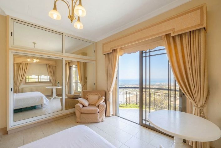 Image No.13-5 Bed House for sale