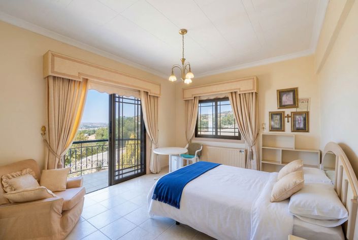 Image No.14-5 Bed House for sale