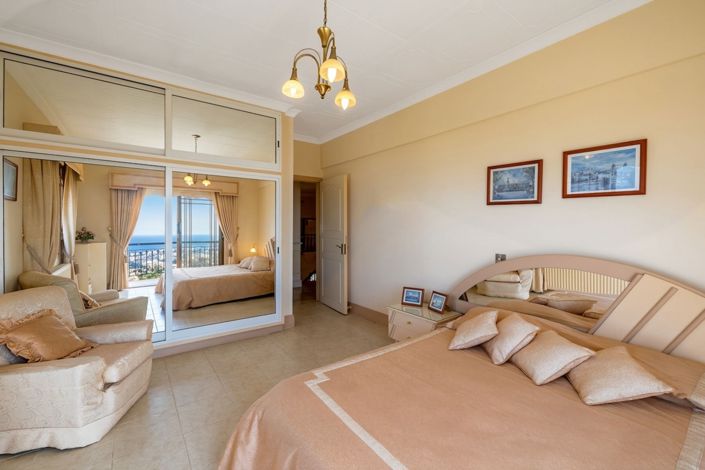 Image No.16-5 Bed House for sale