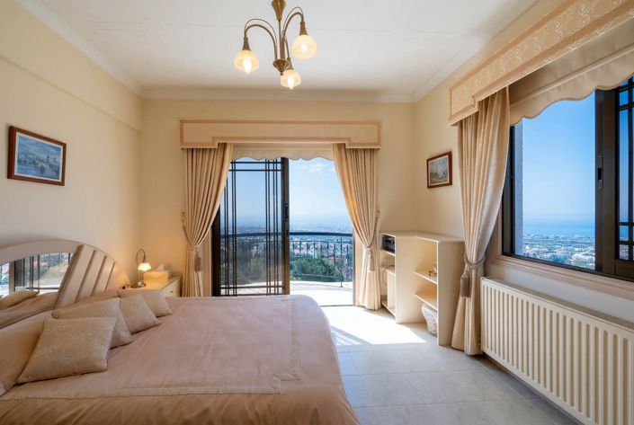 Image No.17-5 Bed House for sale