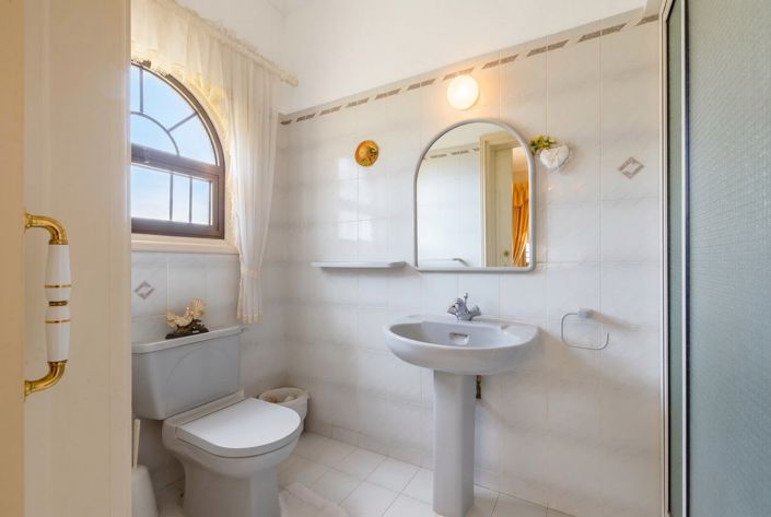 Image No.21-5 Bed House for sale