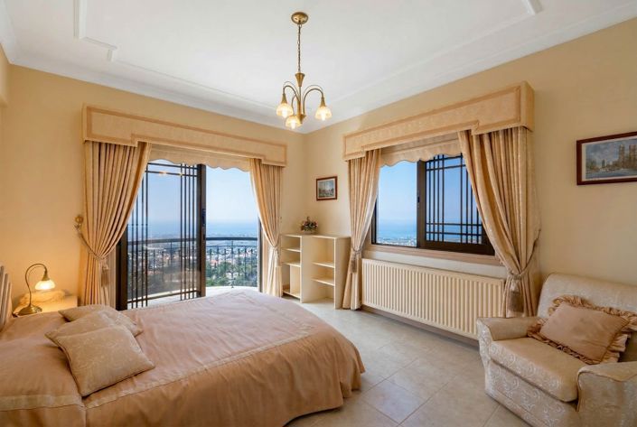 Image No.22-5 Bed House for sale