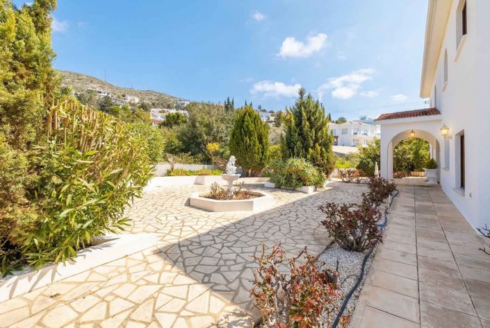 Image No.30-5 Bed House for sale