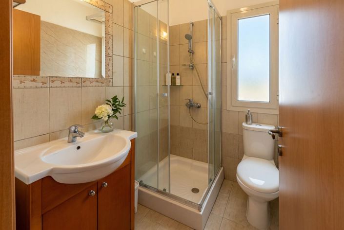 Image No.10-3 Bed House for sale