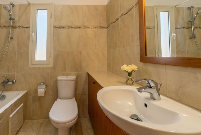 Image No.13-3 Bed House for sale