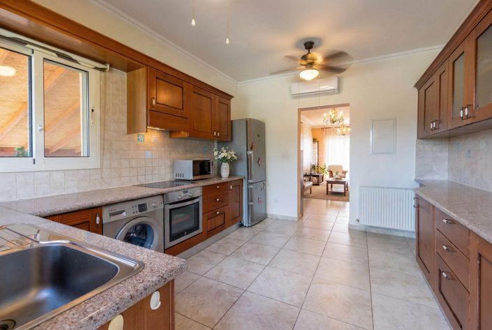 Image No.7-3 Bed House for sale