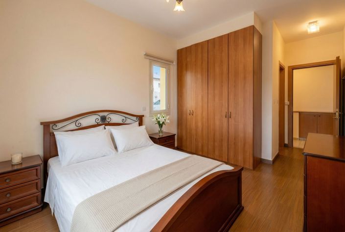 Image No.9-3 Bed House for sale