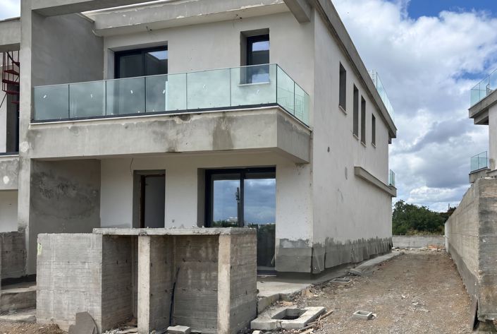 Image No.11-3 Bed House for sale