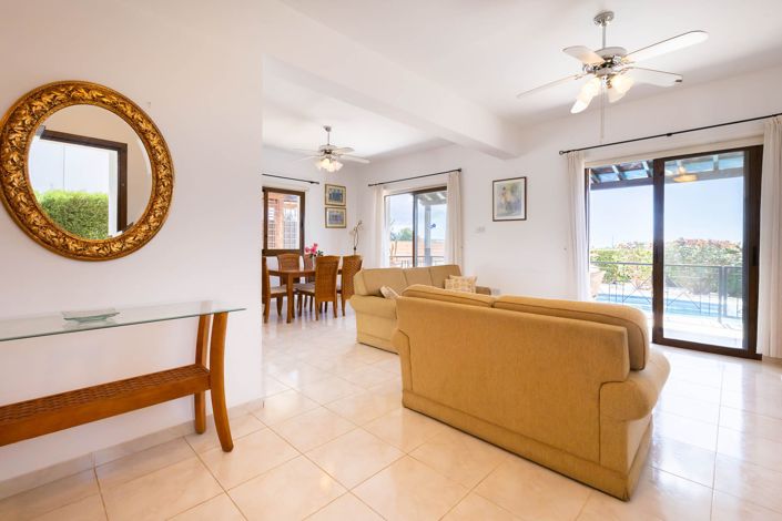 Image No.10-3 Bed House for sale