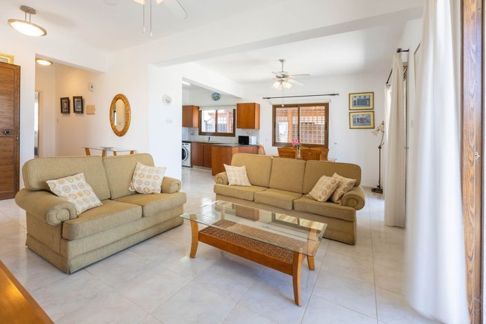 Image No.11-3 Bed House for sale