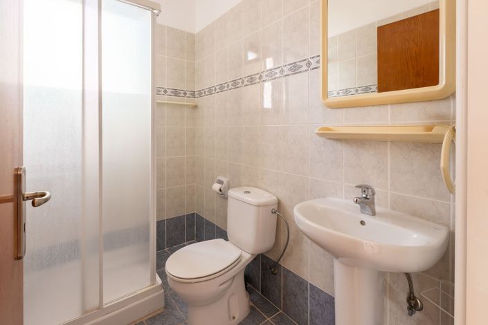 Image No.15-3 Bed House for sale