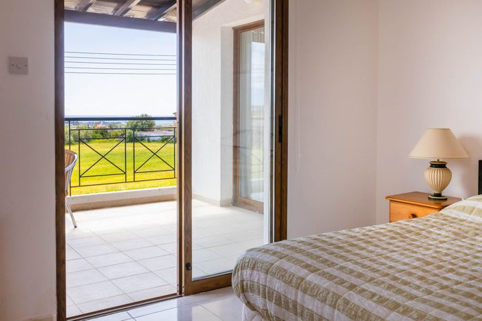 Image No.21-3 Bed House for sale