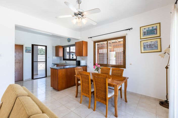 Image No.8-3 Bed House for sale