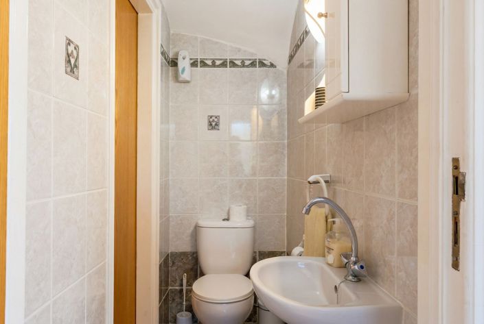 Image No.14-4 Bed House for sale