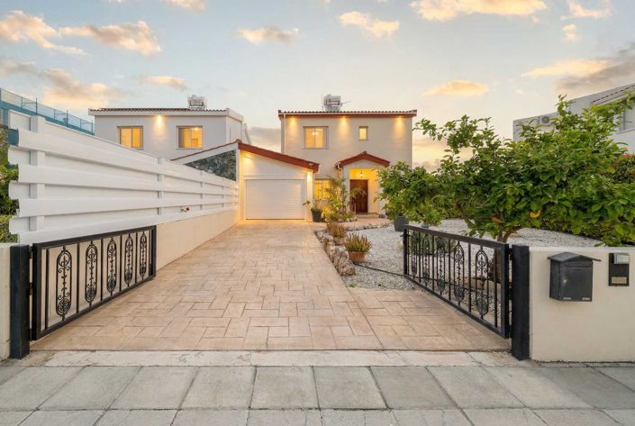 Image No.27-4 Bed House for sale