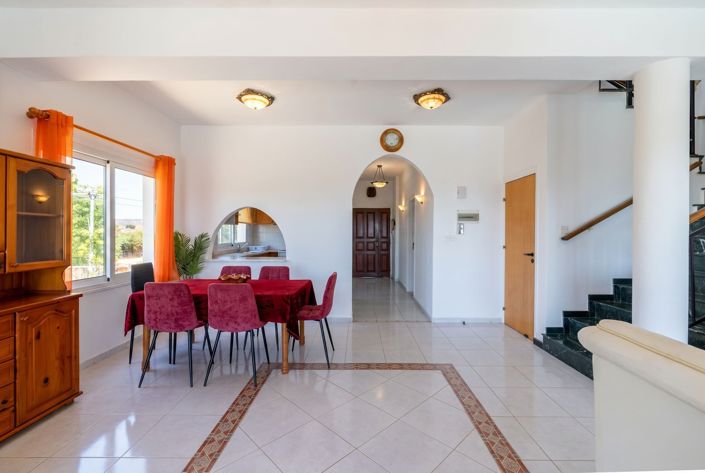 Image No.9-4 Bed House for sale