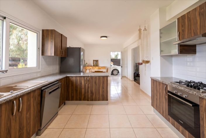 Image No.11-4 Bed House for sale